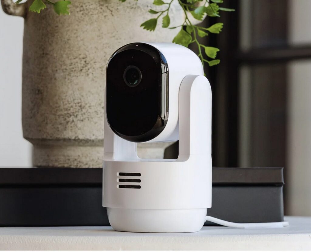 Arlo Essential 3 PTZ