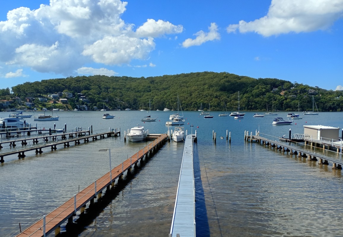 Motorola g05 and g15