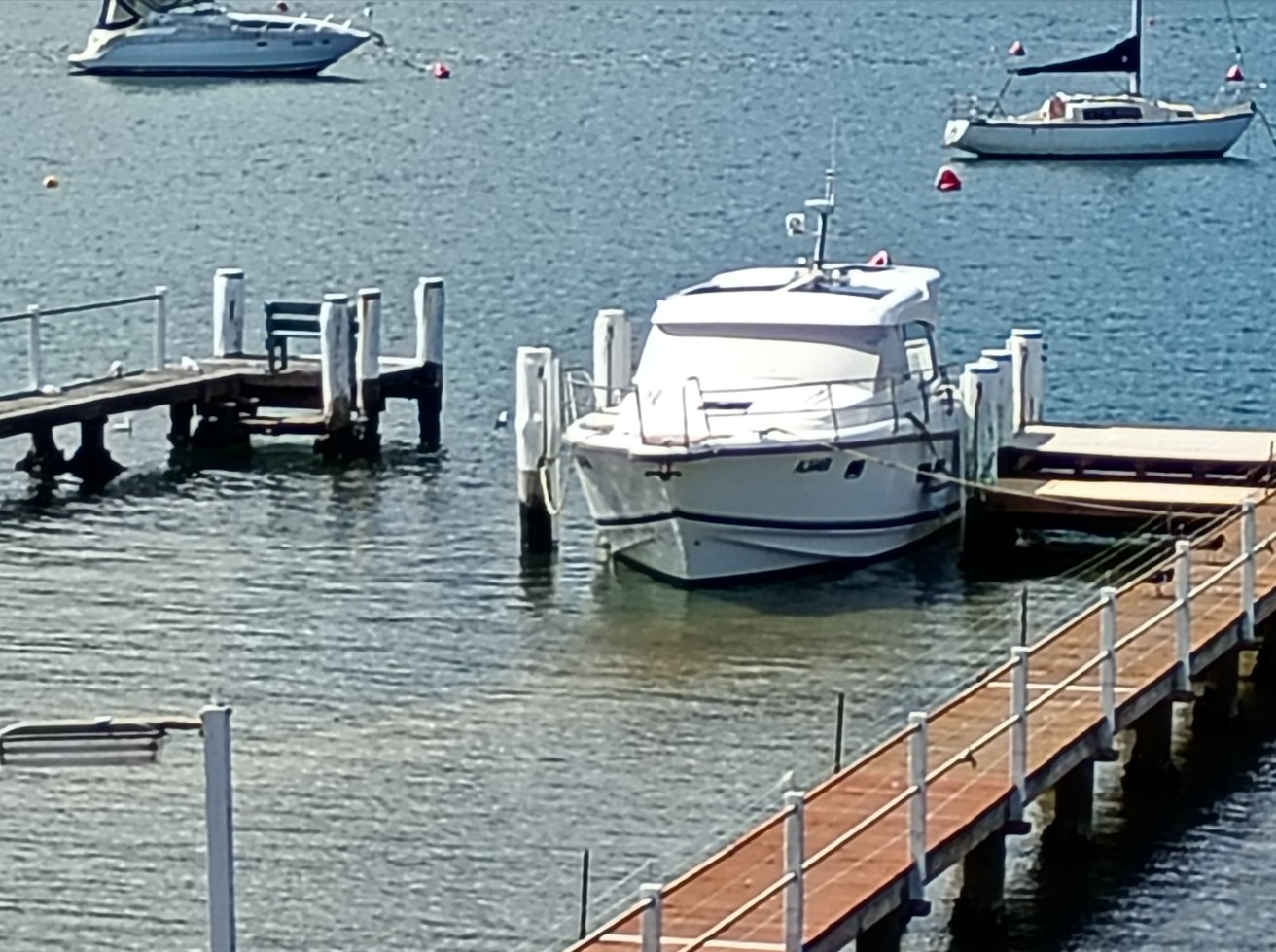 Motorola g05 and g15