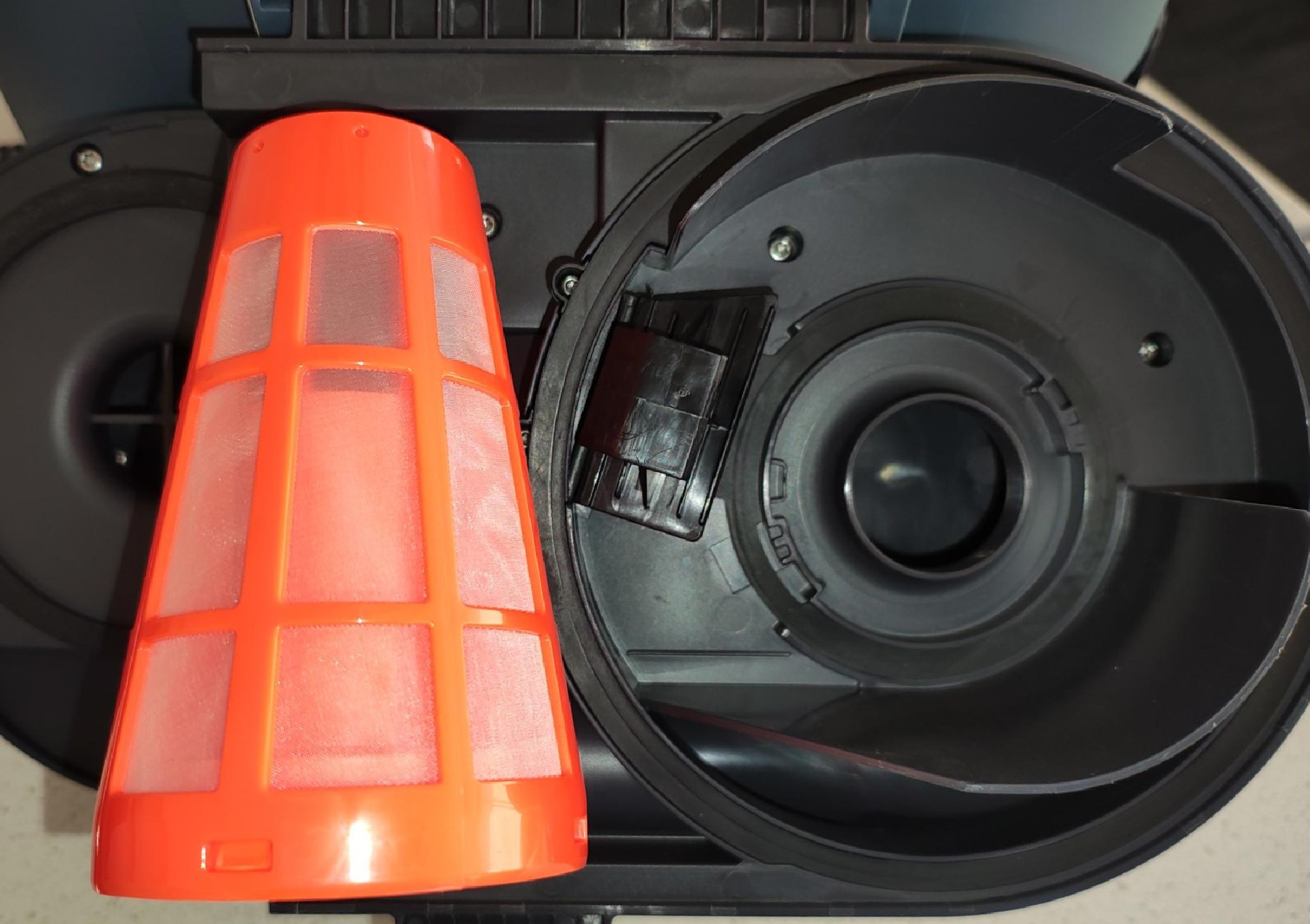 Shark MESSMASTER wet/dry vacuum